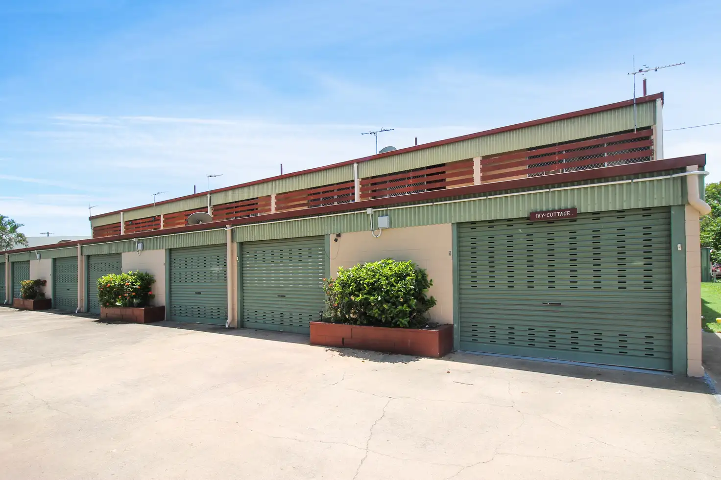 Main view of Homely unit listing, 1/4 Cambridge Street, Currajong QLD 4812