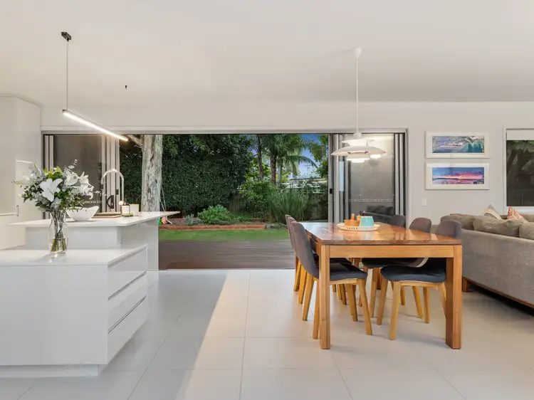 6 Croton Grove, Bundall QLD 4217
