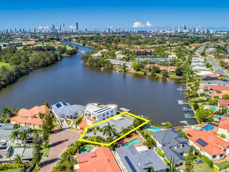 13 St Martin Place, Clear Island Waters QLD 4226