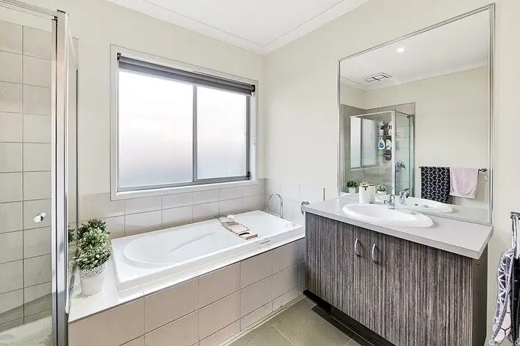 Seventh view of Homely house listing, 4 Stonebank Grove, Cranbourne East VIC 3977
