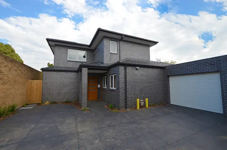 Main view of Homely house listing, 2/10 Hainthorpe Grove, Mulgrave VIC 3170