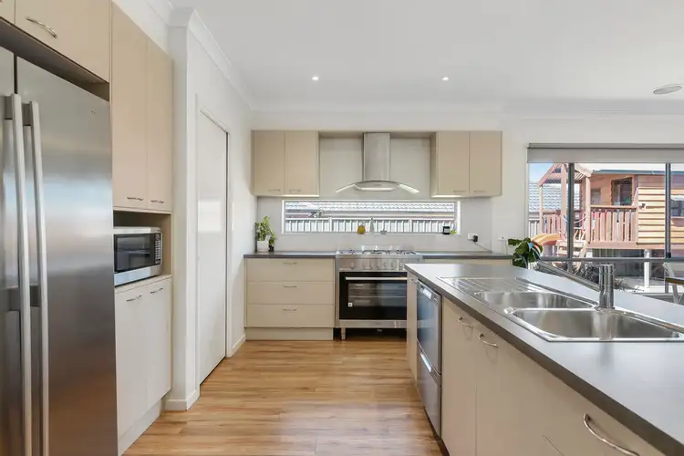Sixth view of Homely house listing, 10 Kelly Close, Kyneton VIC 3444