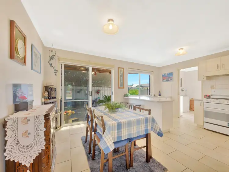 Fifth view of Homely house listing, 1/8 Raven Court, Wodonga VIC 3690