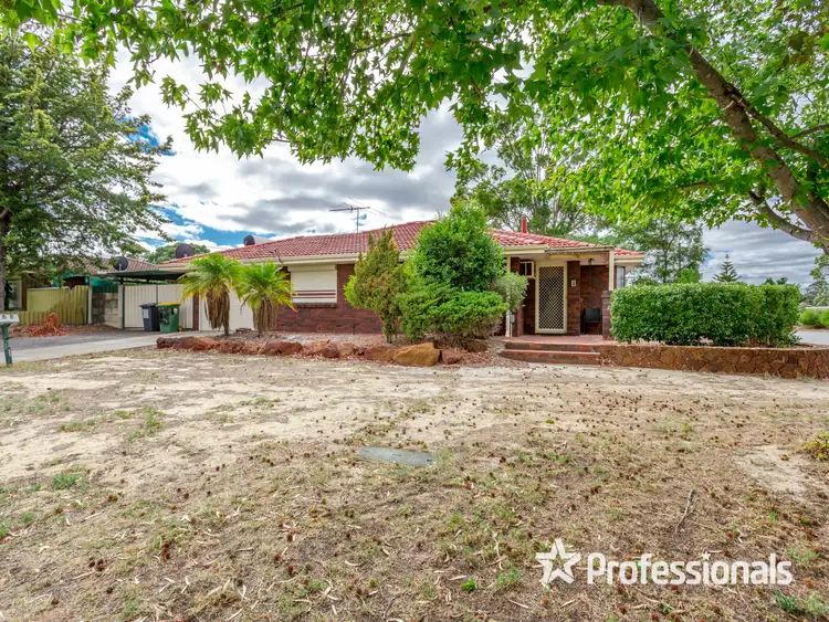 Fourth view of Homely house listing, 1 Harlow Court, Camillo WA 6111