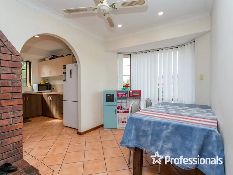 Seventh view of Homely house listing, 1 Harlow Court, Camillo WA 6111