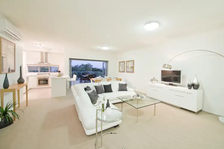 702/30 Riverview Terrace, Indooroopilly QLD 4068