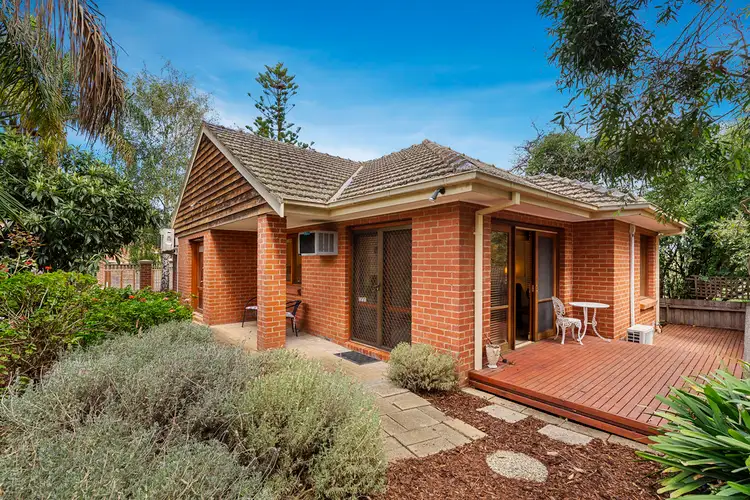 2/27 St Andrews Avenue, Rosanna VIC 3084