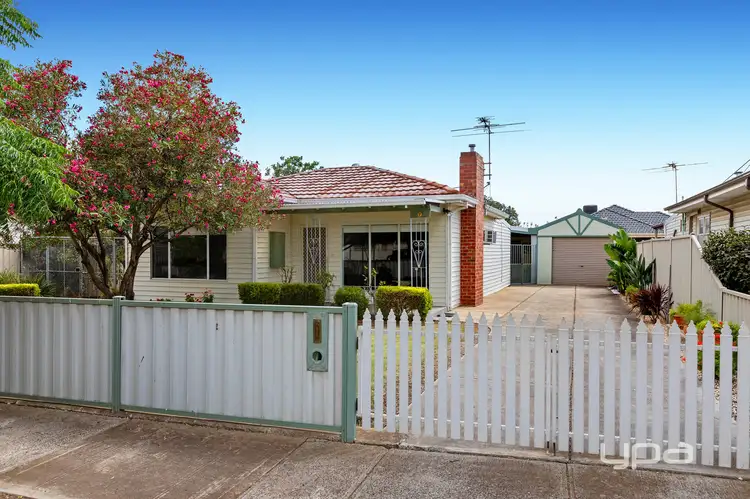 Second view of Homely house listing, 7 Marsden Crescent, St Albans VIC 3021
