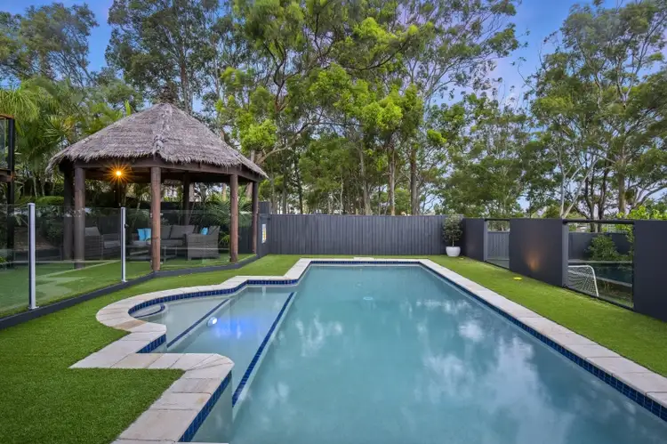 34 Carcoola Street, Benowa QLD 4217