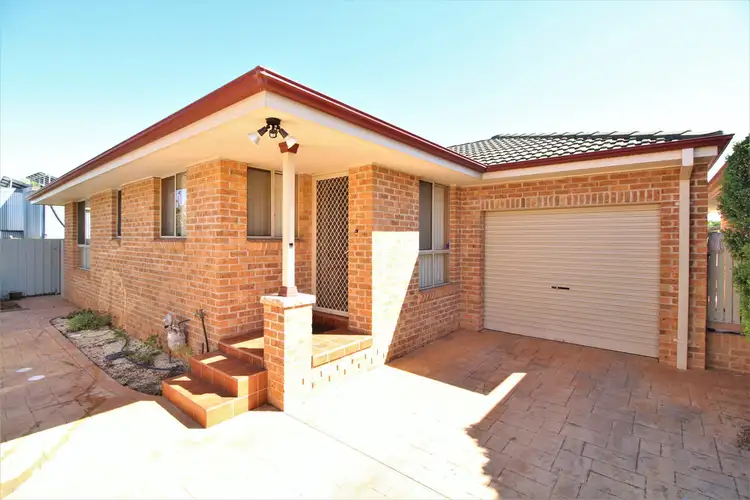 Main view of Homely villa listing, 3/42 Murrumbidgee Avenue, Griffith NSW 2680