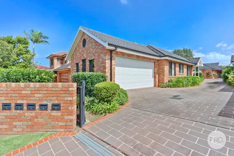 2/9 Wattle Street, Peakhurst NSW 2210