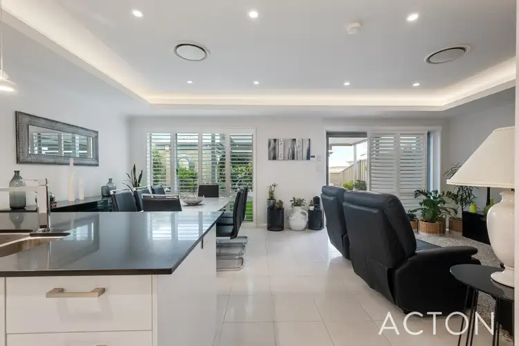 21/12 Loder Way, South Guildford WA 6055