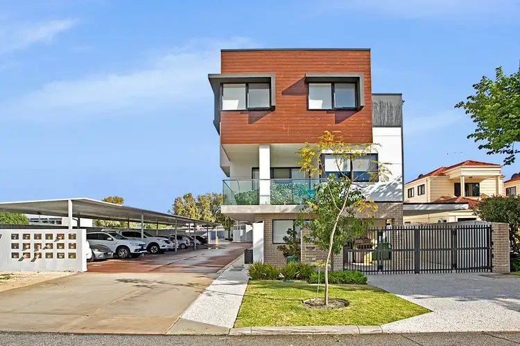 6/7 Groves Avenue, Attadale WA 6156
