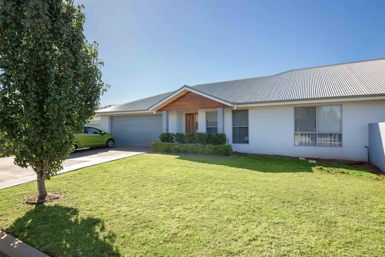19 LANSDOWNE DRIVE, Dubbo NSW 2830