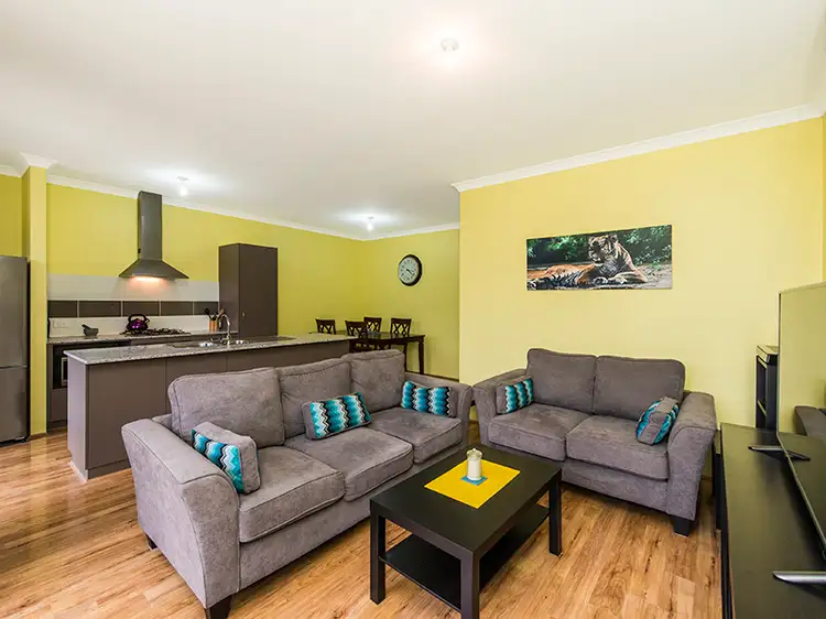 8B Calvert Loop, Hilbert WA 6112