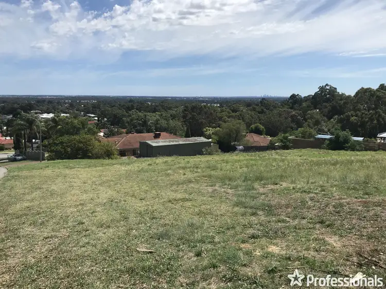 4 Chardonnay Grove, Mount Nasura WA 6112