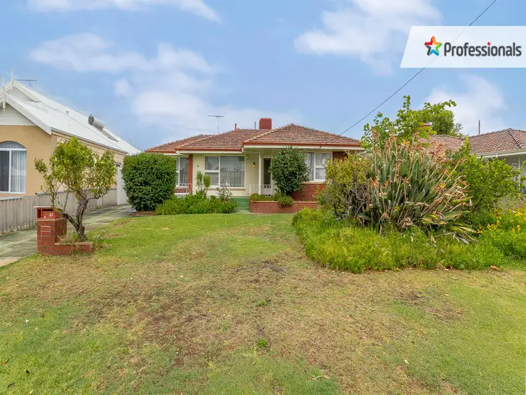 Fourth view of Homely house listing, 37 Mandora Way, Riverton WA 6148