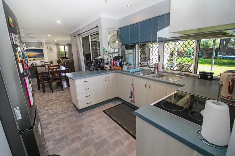 1 London Court, Mount Louisa QLD 4814