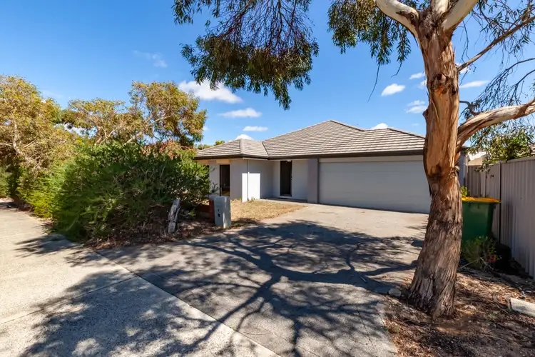 6 Smailes Elbow, Brookdale WA 6112