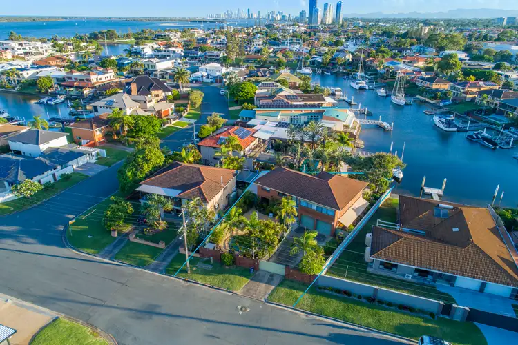 24 Runaway Bay Avenue, Runaway Bay QLD 4216