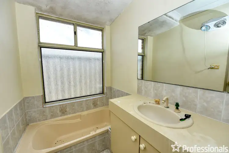 Seventh view of Homely house listing, 8 Dundee Close, Warnbro WA 6169