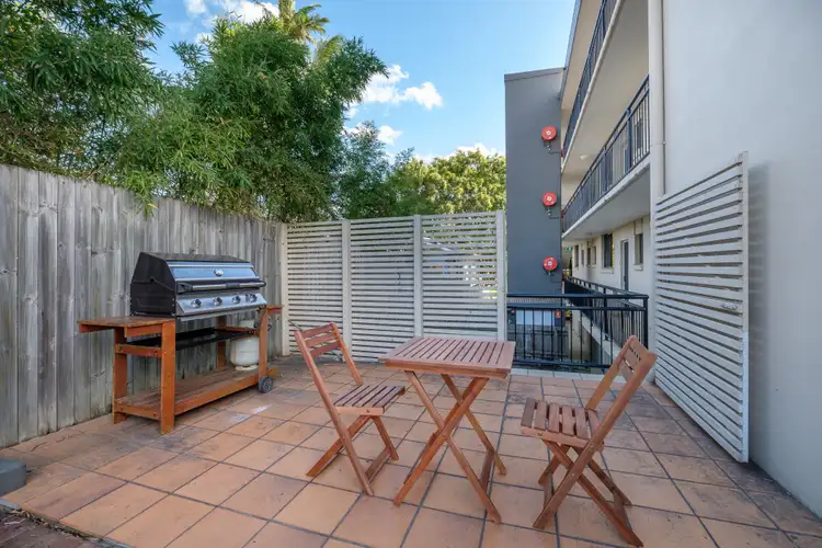 Fifth view of Homely unit listing, 2/15 Eskgrove Street, East Brisbane QLD 4169