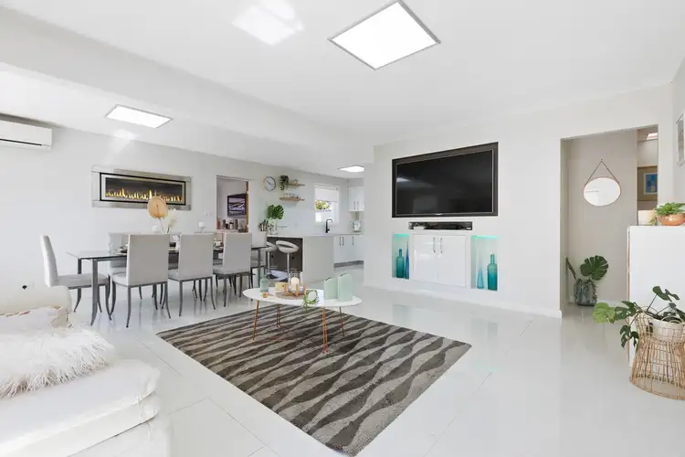 Second view of Homely house listing, 4 Torquay Avenue, Seaford VIC 3198