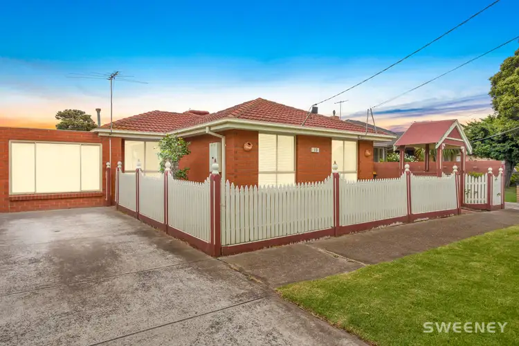 2/1 Bryan Avenue, Altona North VIC 3025