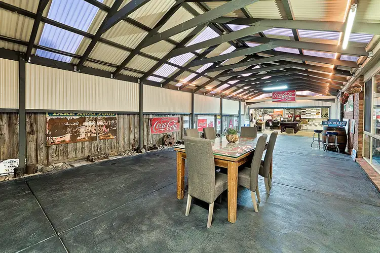 5 Geebung Road, Cranbourne West VIC 3977