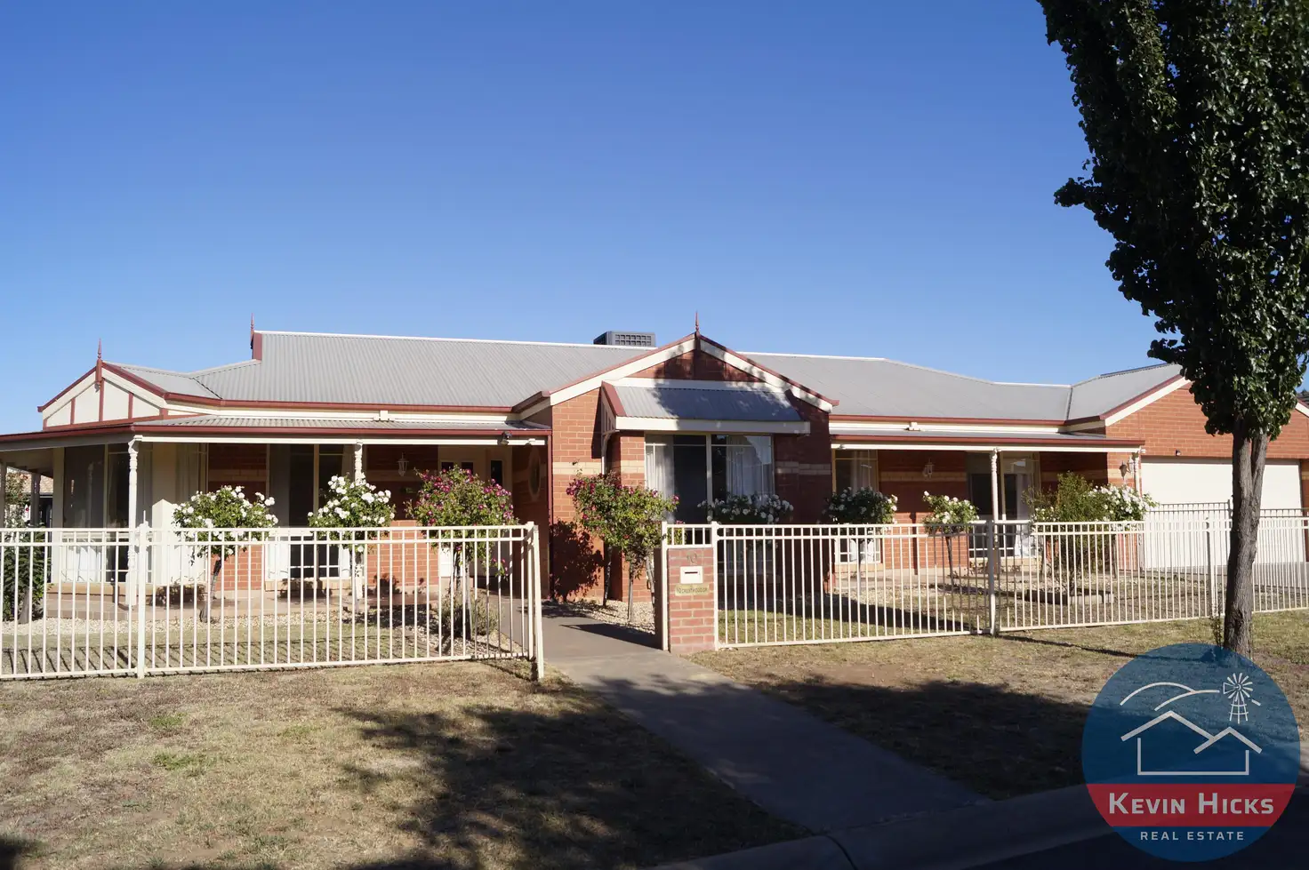 Main view of Homely house listing, 10 Crestwood Grove, Shepparton VIC 3630