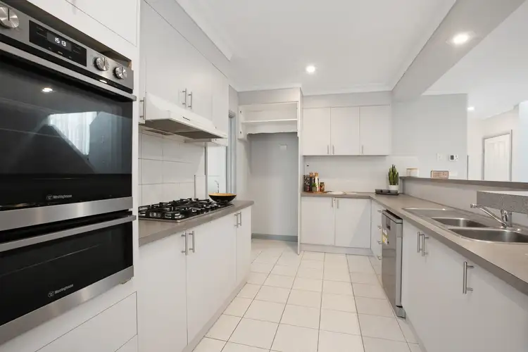 Sixth view of Homely house listing, 2 Monza Court, Reservoir VIC 3073