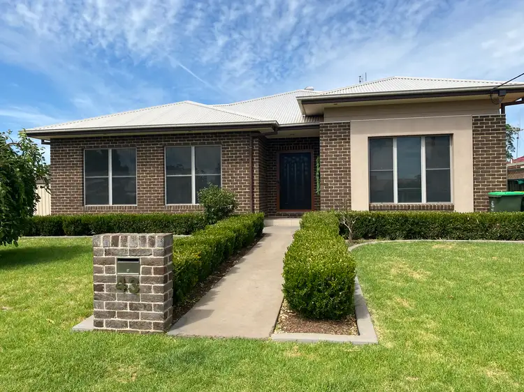 43 Coronation Avenue, Parkes NSW 2870