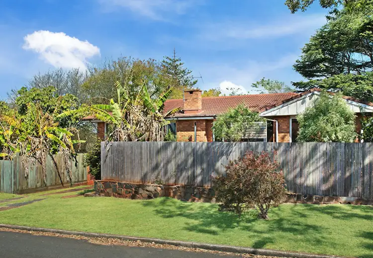 8 Strong Street, South Toowoomba QLD 4350