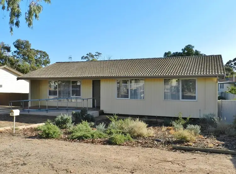 18 Bahnisch Avenue, Berri SA 5343