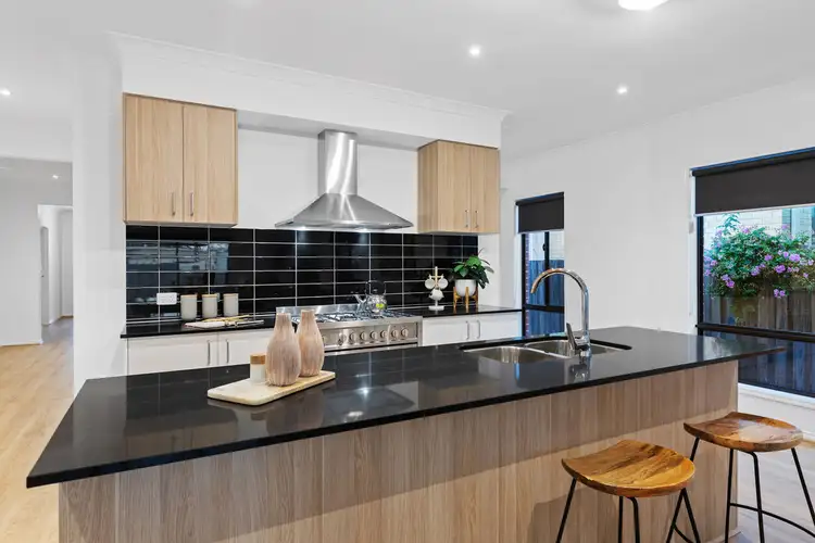 Fifth view of Homely house listing, 10 Manfred Avenue, St Albans VIC 3021