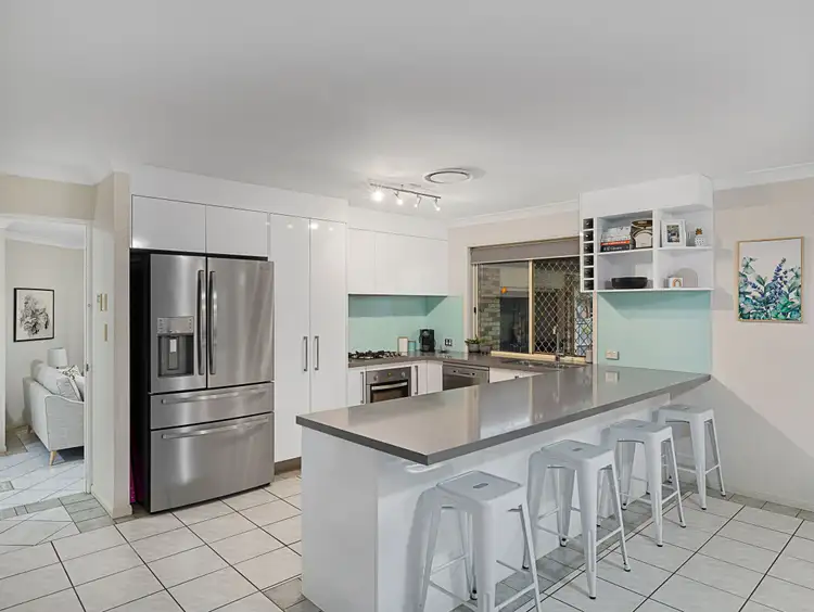 2 Kirralee Crescent, Upper Kedron QLD 4055