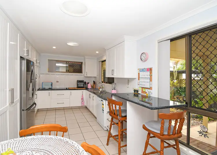 Sixth view of Homely house listing, 7 VISTA COURT, Pialba QLD 4655