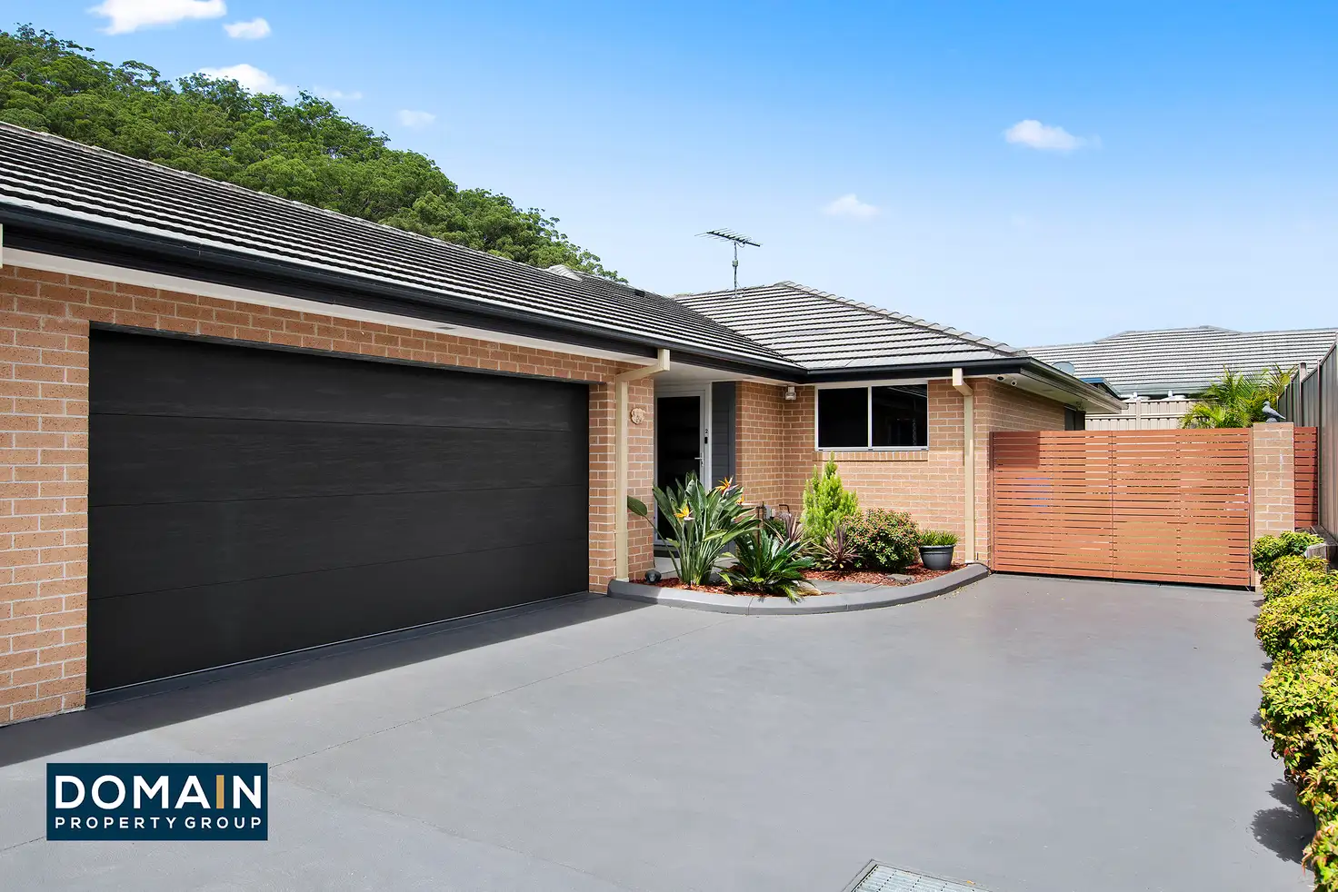Main view of Homely villa listing, 2/4 Warrigal Street, Blackwall NSW 2256