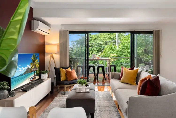 2/9 Talbot Street, Coorparoo QLD 4151