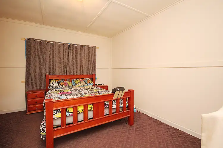 Fifth view of Homely house listing, 2 Bradshaw Street, Horsham VIC 3400