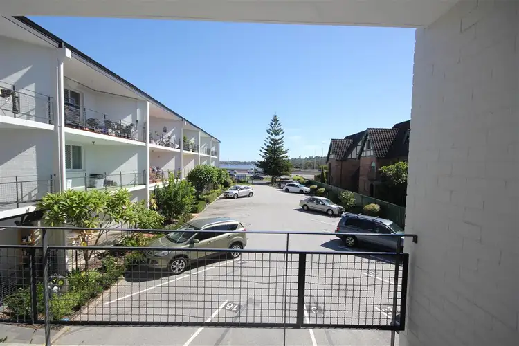 17/15 MELVILLE PARADE