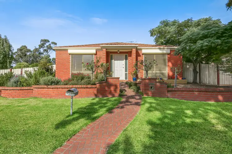 2 Oakland Drive, Hampton Park VIC 3976