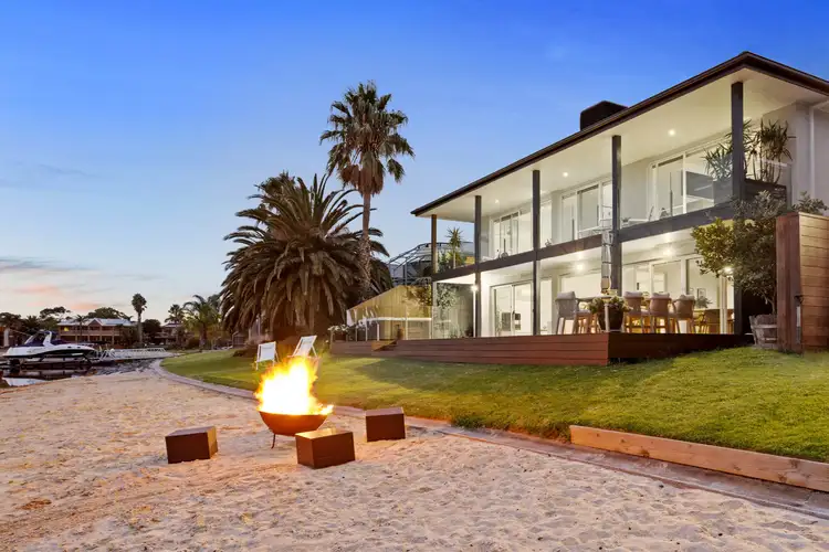 19 Long Island Point, Patterson Lakes VIC 3197