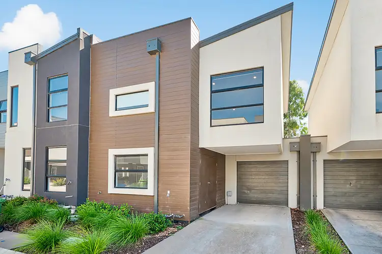 31 Nugget Way, Cranbourne East VIC 3977