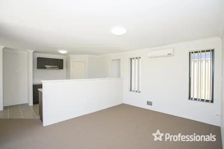 Seventh view of Homely house listing, 38 Jedburgh Loop, Sinagra WA 6065