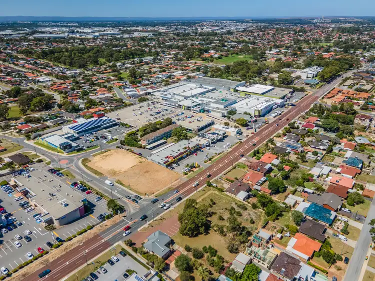 Fifth view of Homely house listing, 11/3 Burgundy Crescent, Spearwood WA 6163