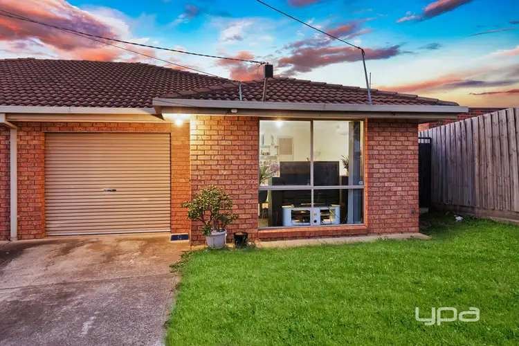 2/15 Kerrison Avenue, St Albans VIC 3021