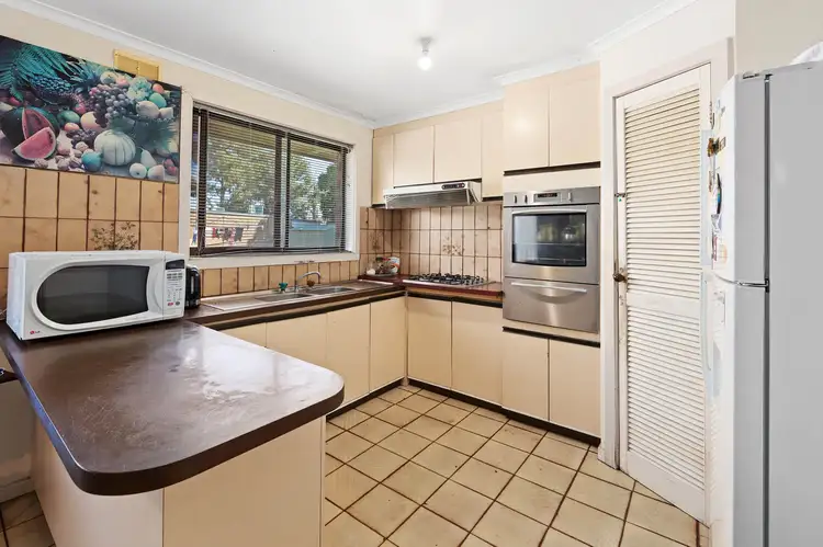 Fifth view of Homely house listing, 12 Fairfax Circuit, Albanvale VIC 3021