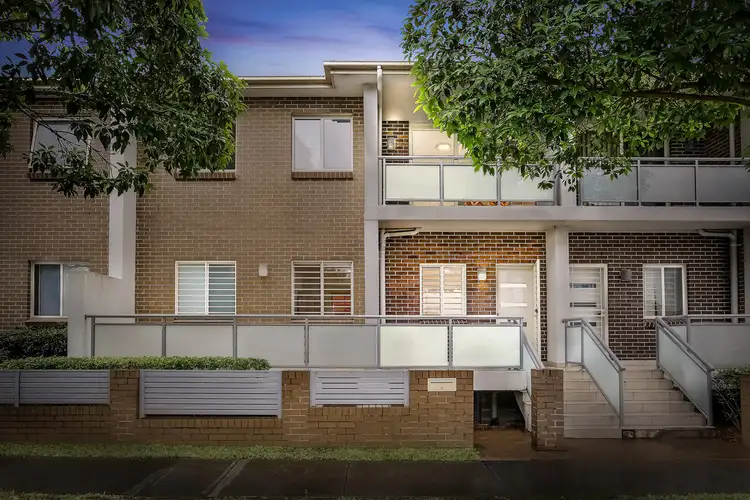 2/6 North Parade, Campsie NSW 2194