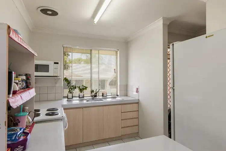 Seventh view of Homely house listing, 18/2 Pinewood Avenue, Kardinya WA 6163